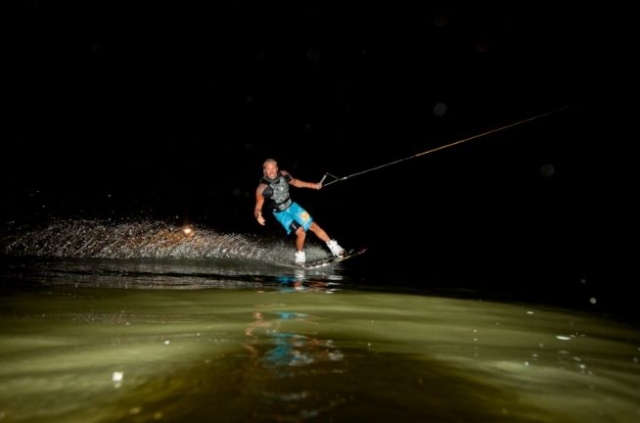  Viaje nocturno en el Lago Ty Colo 